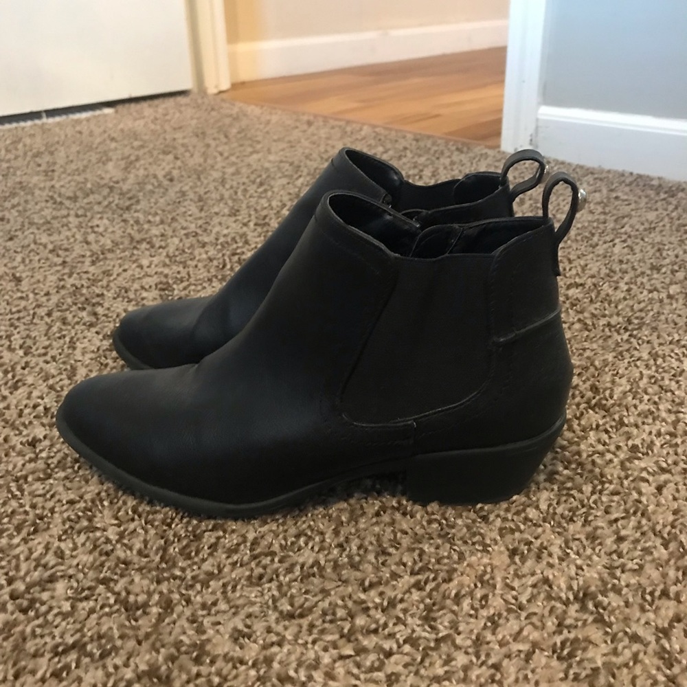 NWOT Black booties